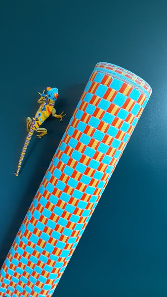 Tapis plastique africain damier bleu turquoise orange et jaune