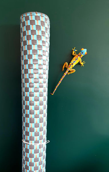 Natte plastique damier bleu gris et or