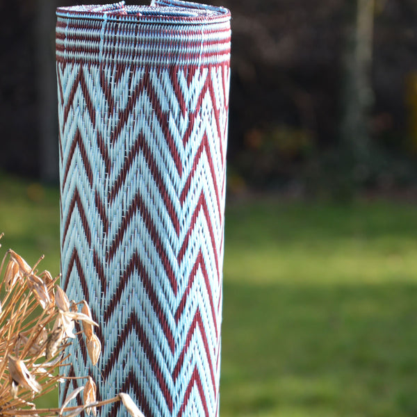 Tapis plastique africain chevrons bleu et marron