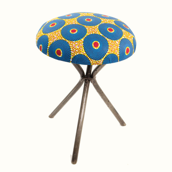 Tabouret rond en Wax bleu et pieds métal recyclé