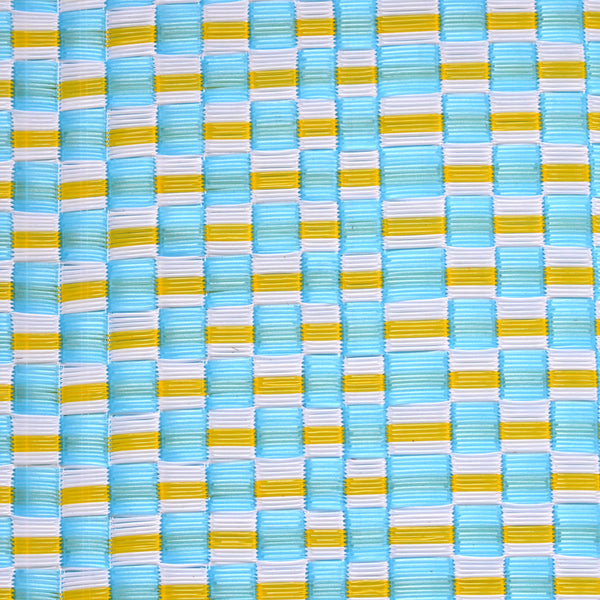 Tapis plastique africain damier bleu, jaune et blanc